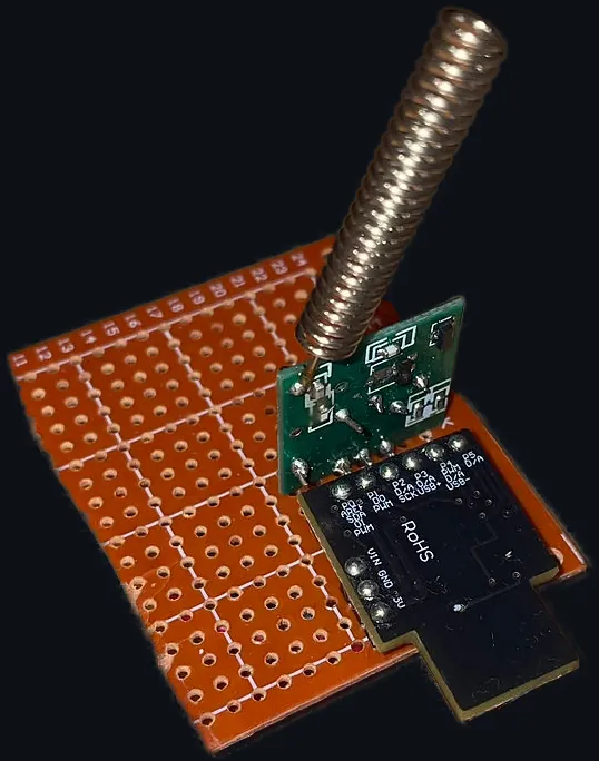 The small 433 MHz jammer circuit board